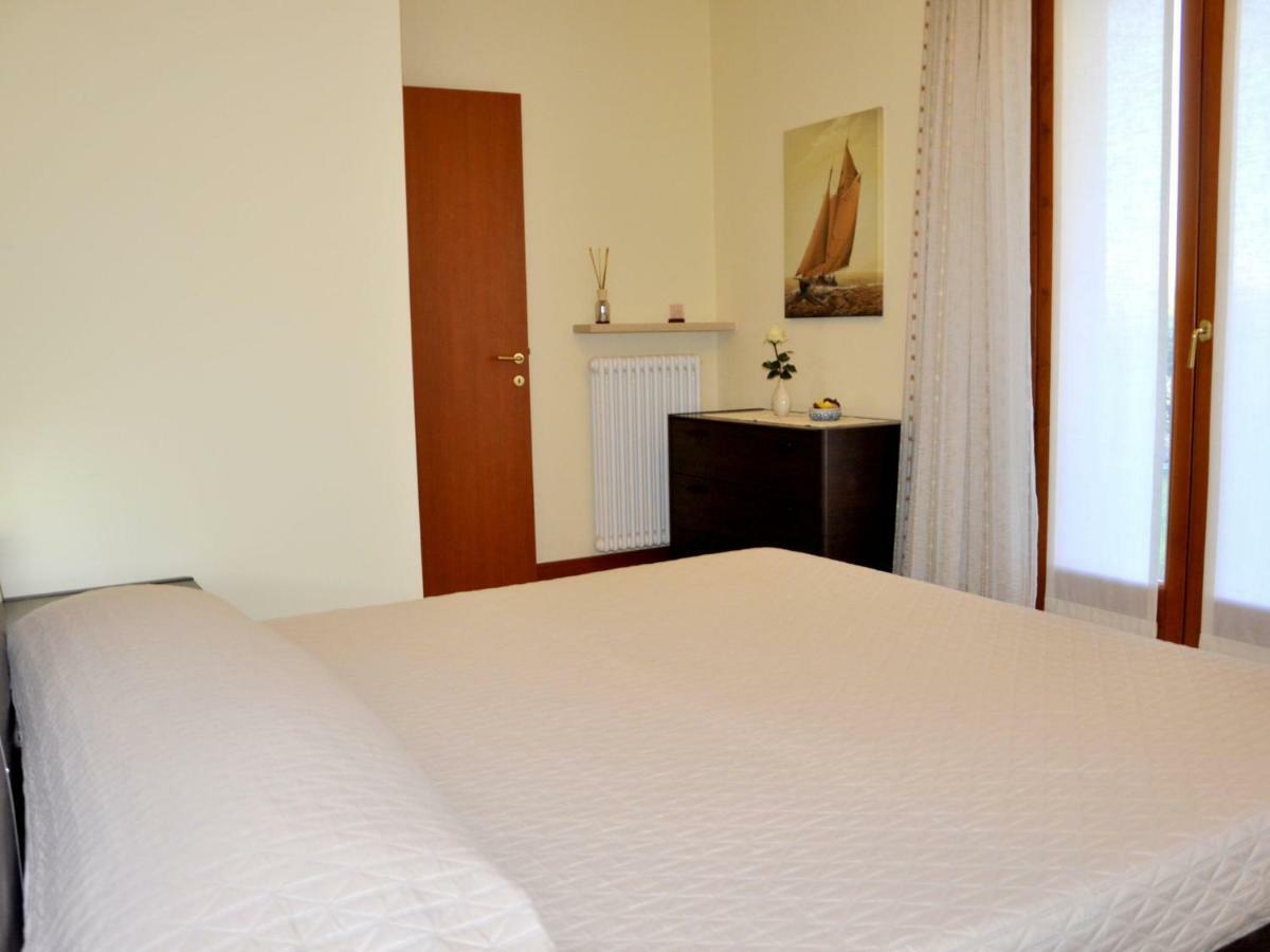 לאזיסה Small Residence Of Only 18 Apartments With Swimming Pool מראה חיצוני תמונה